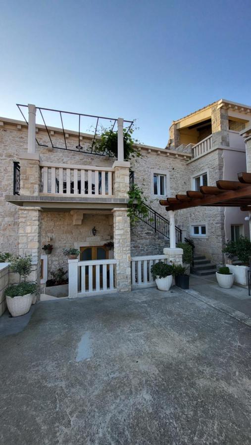 Stone House Apartments Didini Dvori לומבארדה מראה חיצוני תמונה
