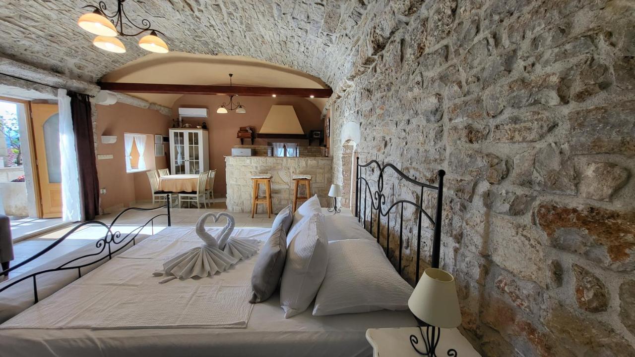 Stone House Apartments Didini Dvori לומבארדה מראה חיצוני תמונה
